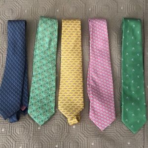 4 Vineyard Vines ties and 1 Brooks Brothers tie